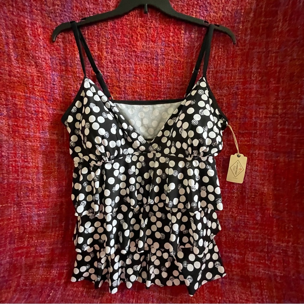 Swim Suit Top Size 24 St. John Bay NWT Ruffles Adjustable Straps Bra Black/White